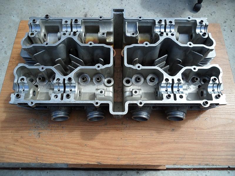 1980 Suzuki GS1100 cylinder head